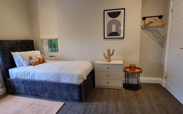 The Ivy Apartments