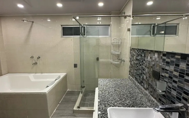 Jhonny Cay Collection Apartment