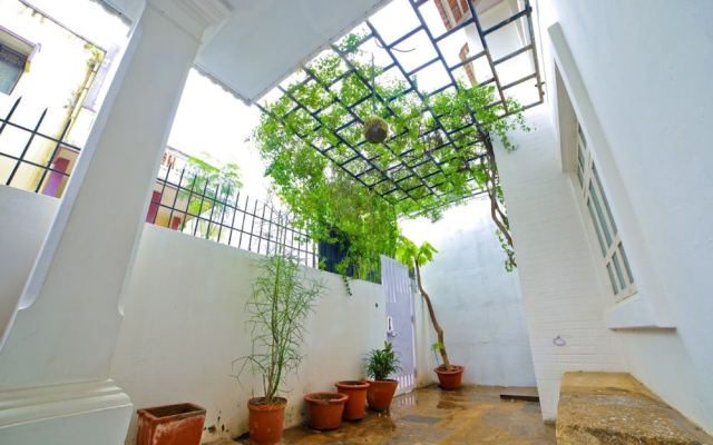 Sai White Villa