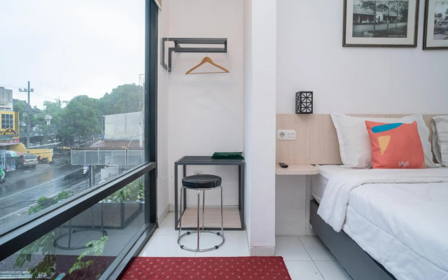 Sans Hotel FiFFa Premiere Malang