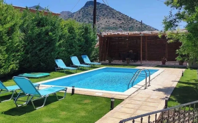 Sklavaki Traditional Villa - Private Pool Views