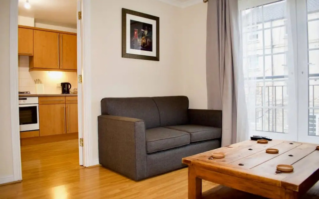 Homely 2 Bed Apartment Next To Leith Walk
