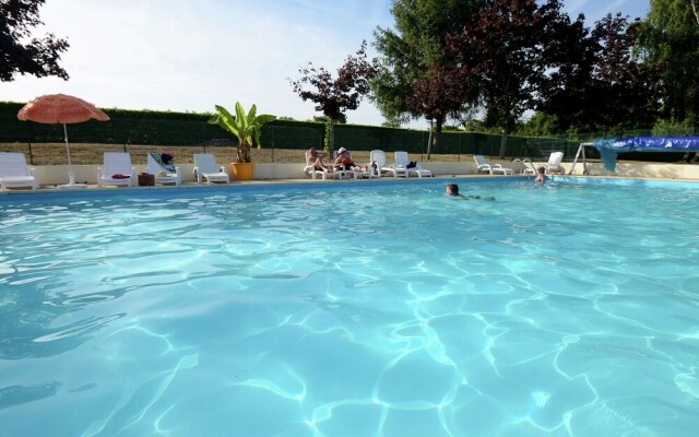 Semi-detached Bungalow With Microwave, in the Great Vendée