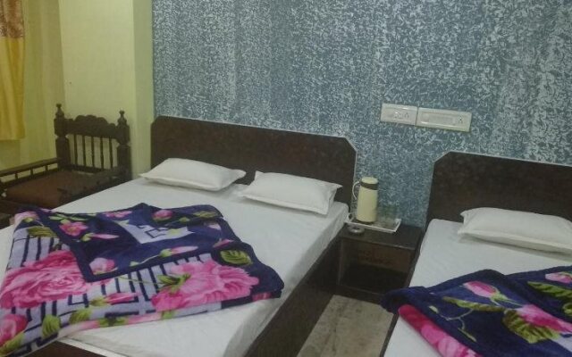 Hotel Gokul Palace