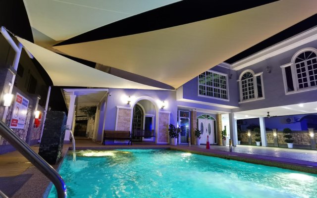 Mochi Pool Villa Co-Living