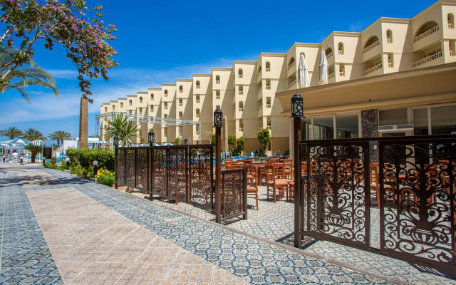 AMC Royal Hotel & Spa