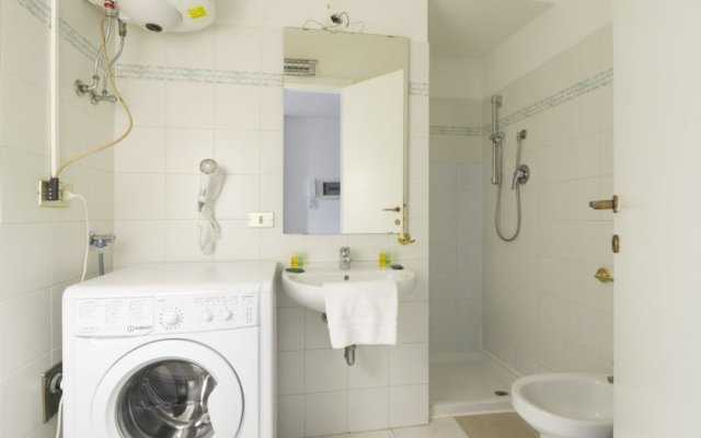 Cadorna 9 by Flatscollection