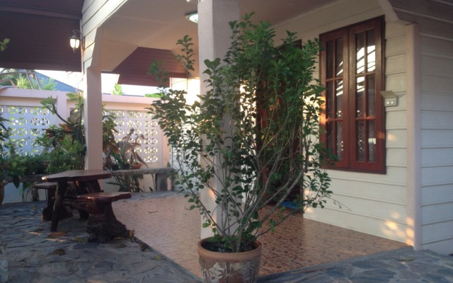 Kruamaeurai Homestay
