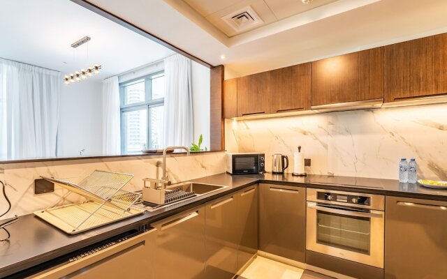 Modern DT Escape1BR with Upscale Comfort