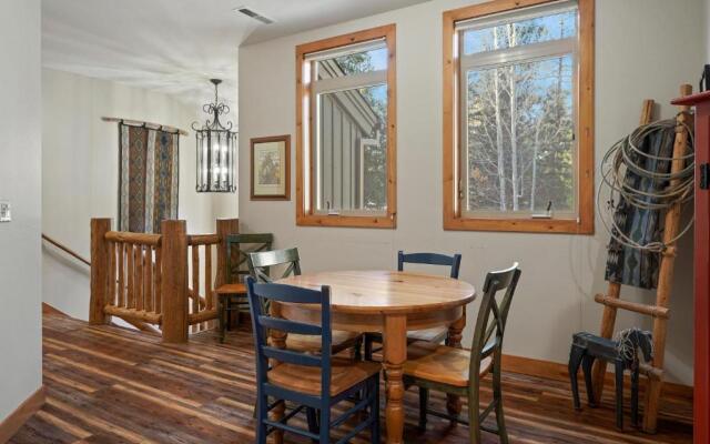Vine Maple-Golf View-5Br/4.5Ba
