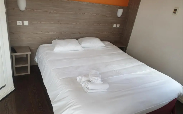 Kyriad Direct Poissy - Acheres