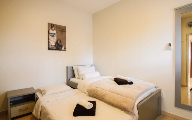 Luxury Family Getaway in Ramat Aviv