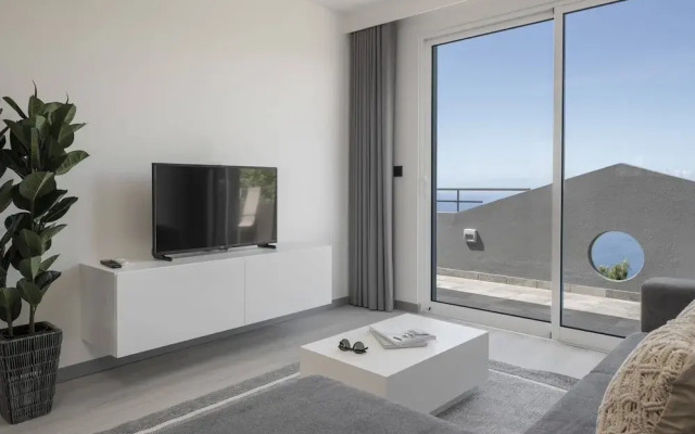 In the West - Intelsol Calheta Apartments II