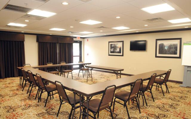 Holiday Inn Express Hotel & Suites Cambridge by IHG