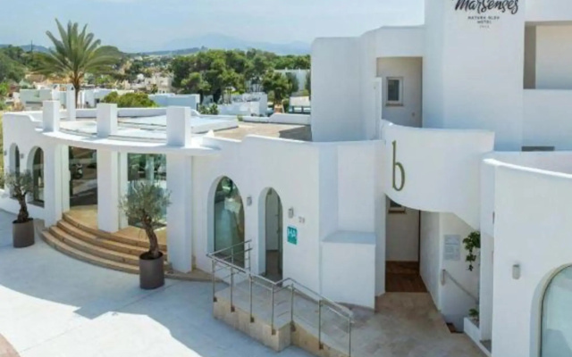Ses Casas De Cala Ferrera
