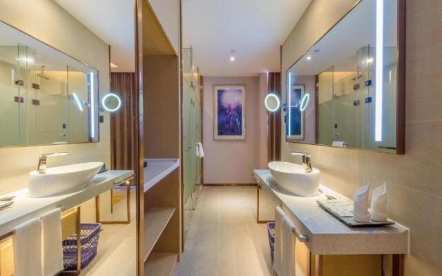 Lavande Hotel·Foshan  Zhoucun Liguang Road Xunfenggang Metro station