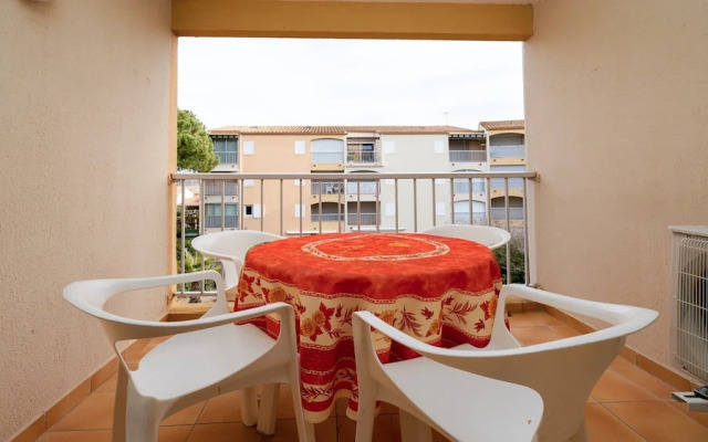 Sunny Garden Apartment in Agde