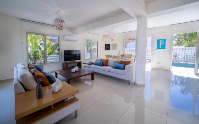 No.7 Athena Beach Villa, Pernera