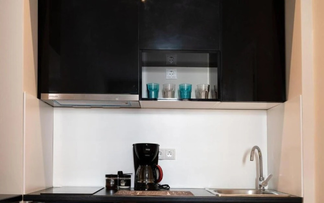 Black Onyx Comfort Suites