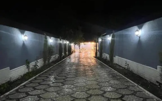 Cozy house 5 mins away from city center.