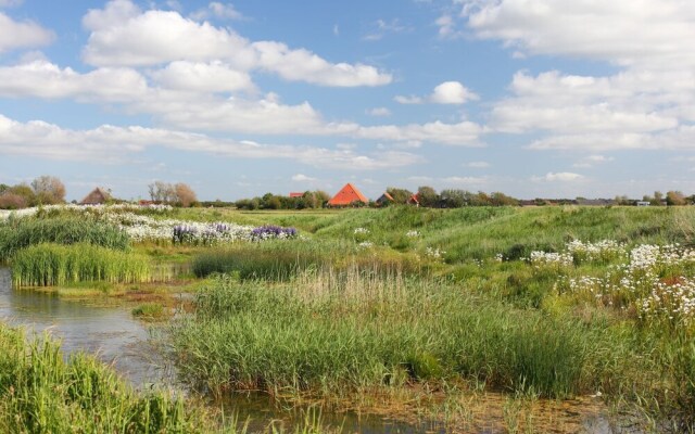 Modern Lodge With two Bathrooms, Near the Beach