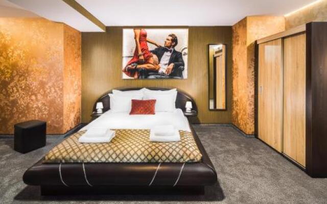 Central Point Boutique Hotel