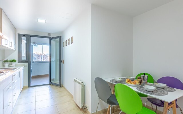 Apartment With 3 Bedrooms, sea Views and Pool
