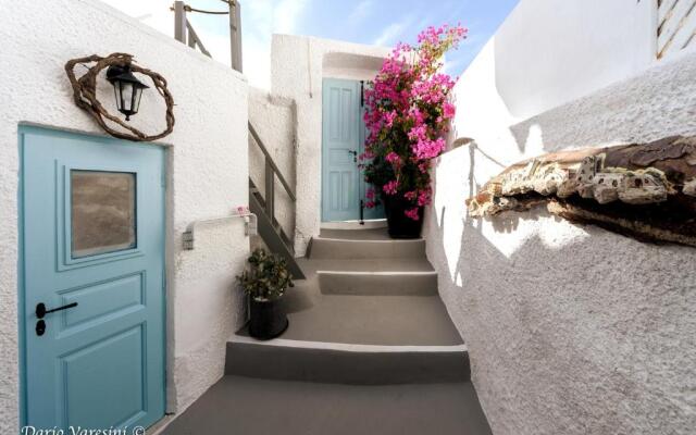 Santorinian Lava House