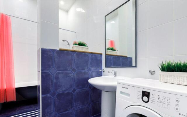 Аврора на улице Весенняя 10