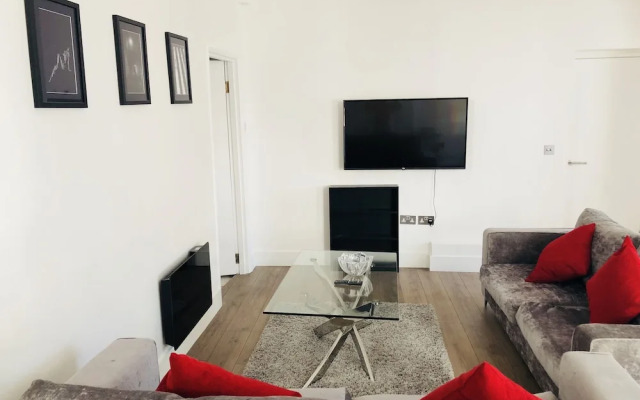 Spacious & Modern 2 Bed Apartment at Knightsbridge London