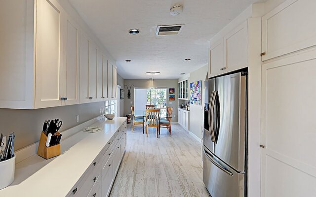584 Marathon - 3 Br Home