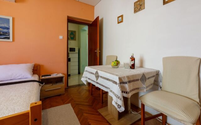 Apartment ANTIC S