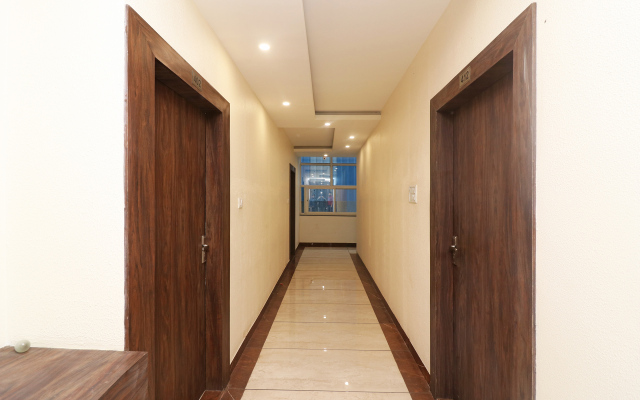 OYO 27611 Hotel Shree Regency