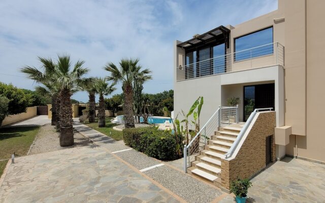 "xenos Villa 2. With 5 Bedrooms , Private Swimming Pool, Near the sea in Tigaki"