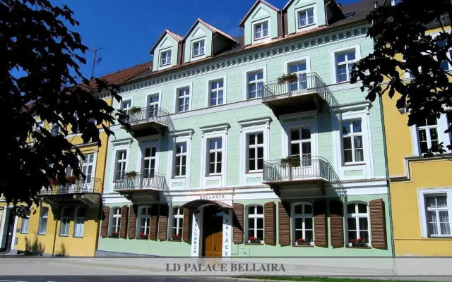 Lazensky Dum Palace