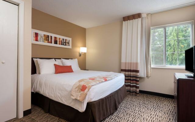 Hawthorn Suites by Wyndham Detroit Auburn Hills