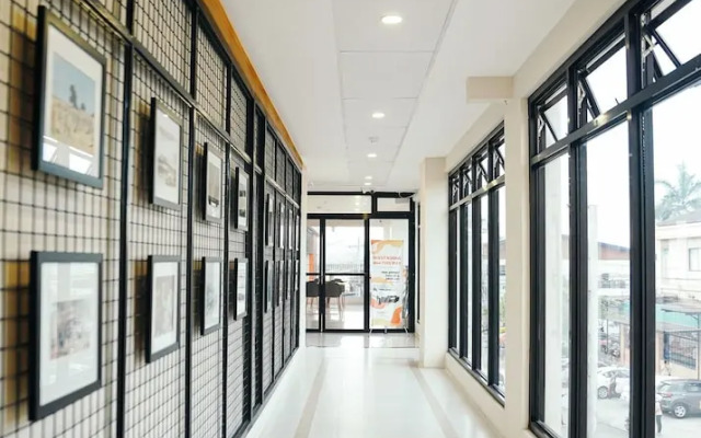 Travelbee Airport Inn