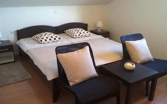 Nikolina Rooms