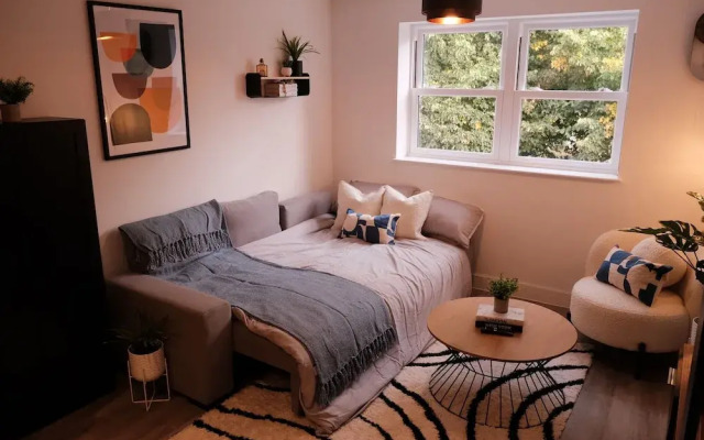 Stylish, Luxury Apartment Sleeps 4 - Southampton