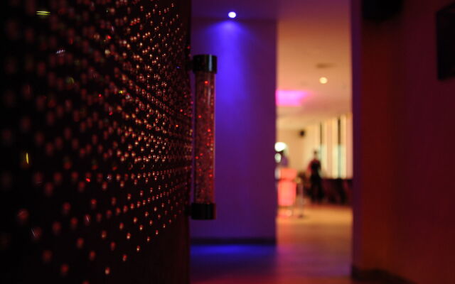 E Hotel