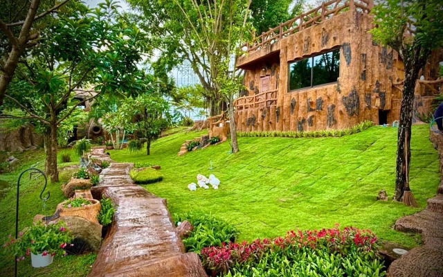 Timberland and Fruit Resort