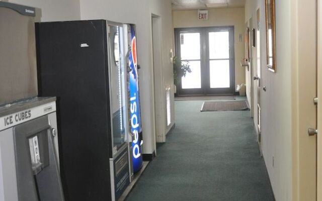 OYO Malden Airport Inn