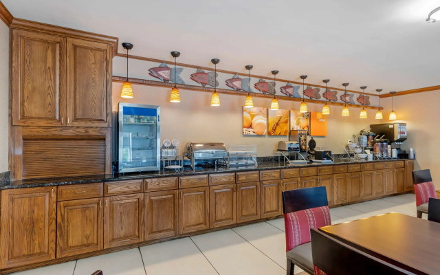 Comfort Inn & Suites