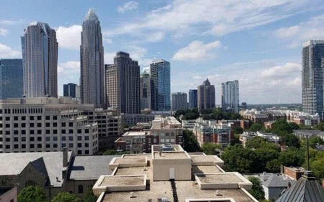 FRONTDESK Skyhouse Apts Uptown Charlotte