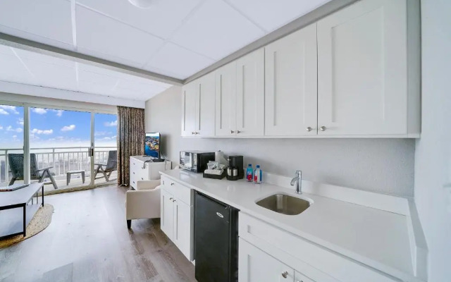 Montreal Beach Resort