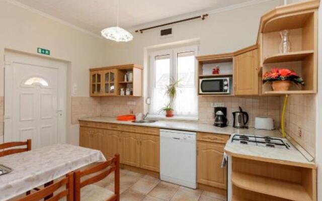 Almafa Apartmanház