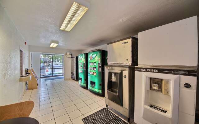 Motel 6 San Marcos, TX