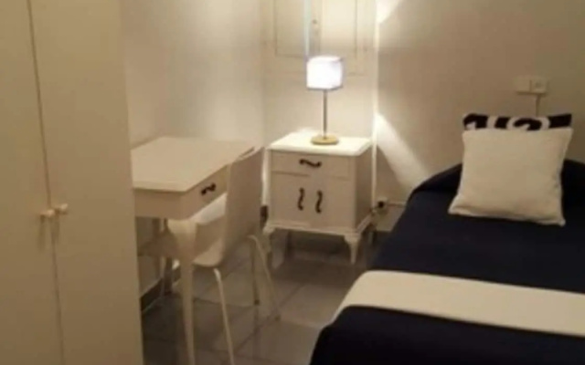 Hostal Parisien-NEW