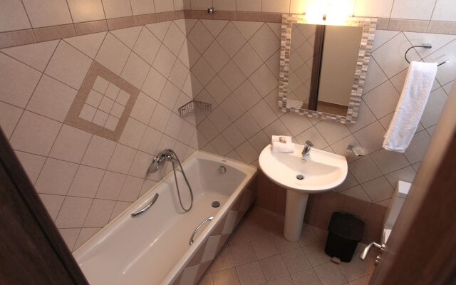 Anemonisia Skyrian Living