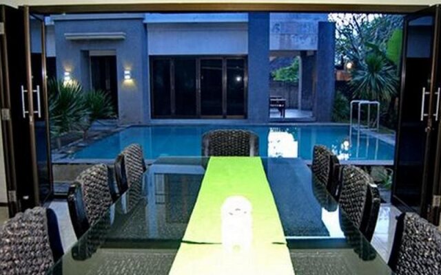 Suzanne Homestay